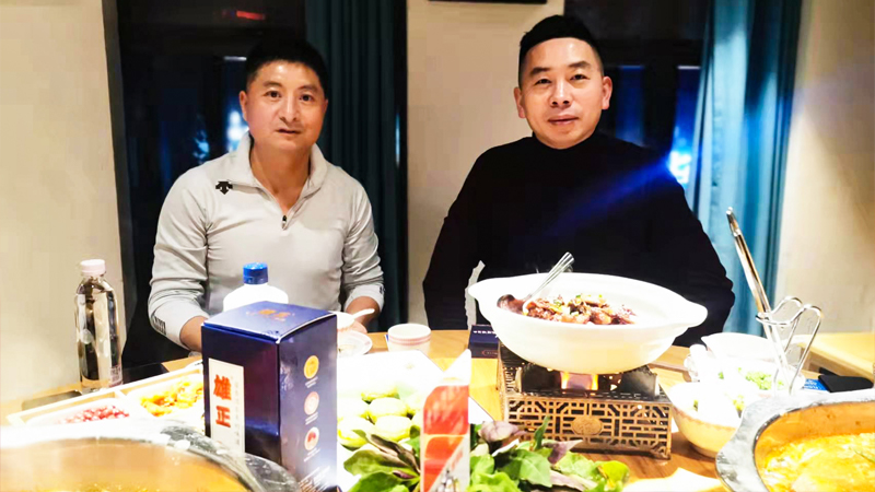广西奥联达有限公司董事长、广西环城高尔夫球俱乐部股东兼总经理海斌加盟雄正,成为雄正酱香酒种子代理商