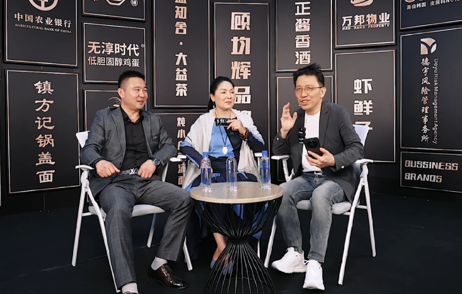 顾均辉会员品牌宣传展落地雄正酱香酒南京体验馆,共鉴“酱香酒本来的味道”传奇